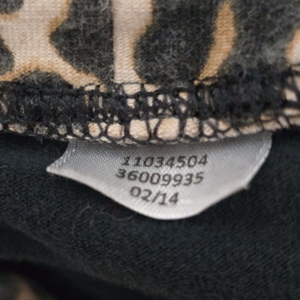 Y2K Victoria's Secret Roll Top Animal Print Sequins Capri Leggings Size Medium - Picture 6 of 10